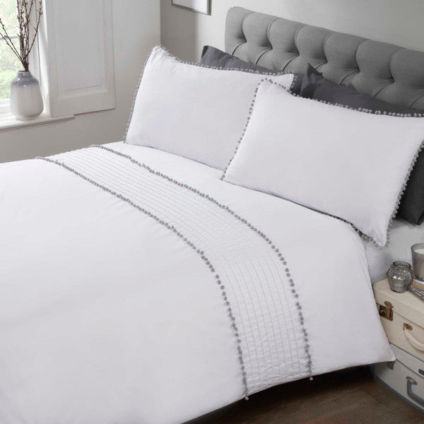 Pom Poms Duvet Set