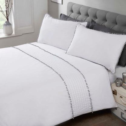 Pom Poms Duvet Set